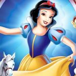 An enchanting Snow White in Saya cosplay: the Disney princess in real life An enchanting Snow White in Saya cosplay: the Disney princess in real life