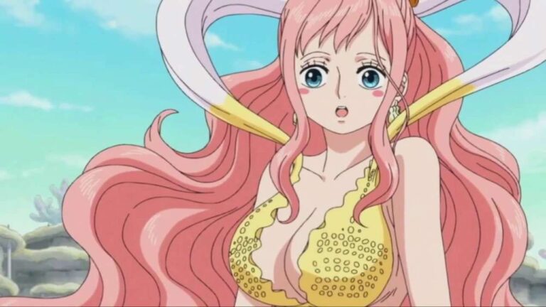 ONE PIECE: Princess Shirahoshi enchants in a water cosplay ONE PIECE: Princess Shirahoshi enchants in a water cosplay